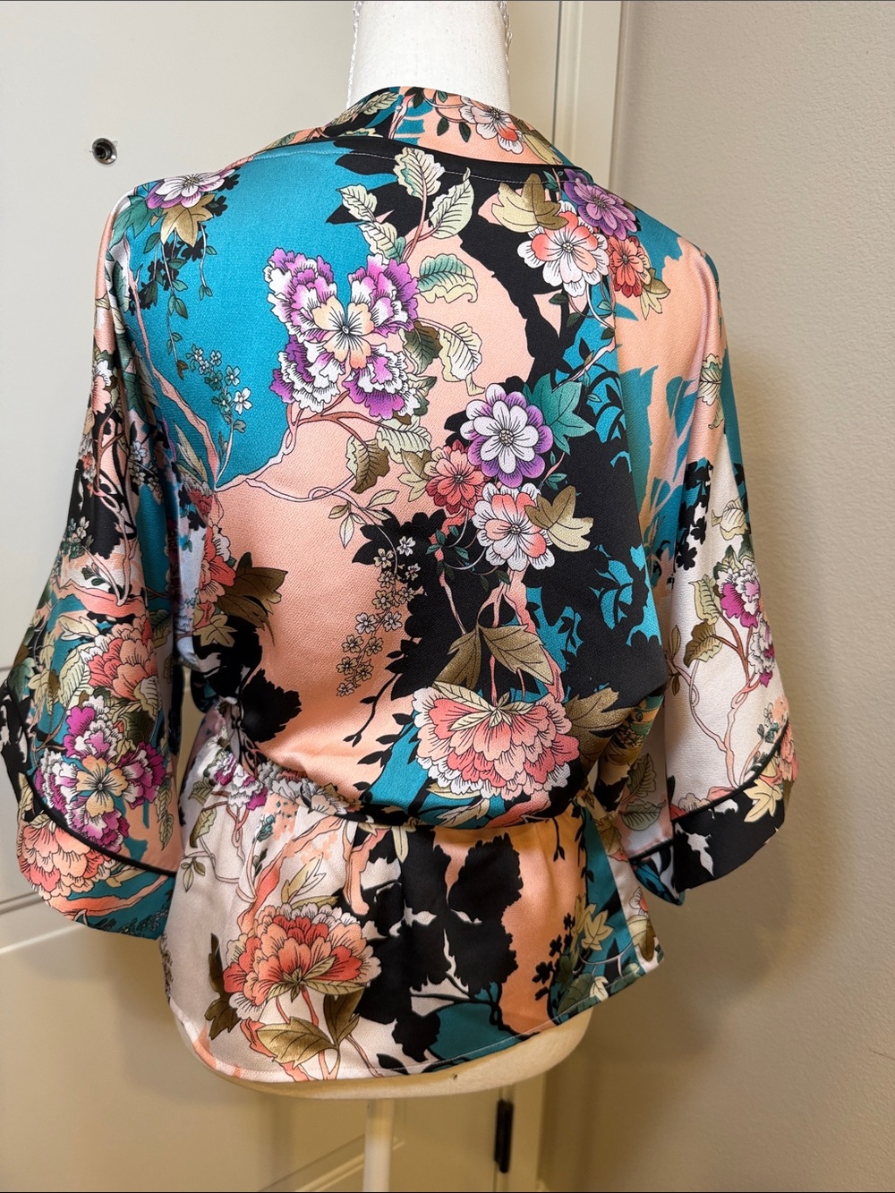 Floral Wrap-Front V-Neck Women's Top in Teal and Black - Picture 6 of 8